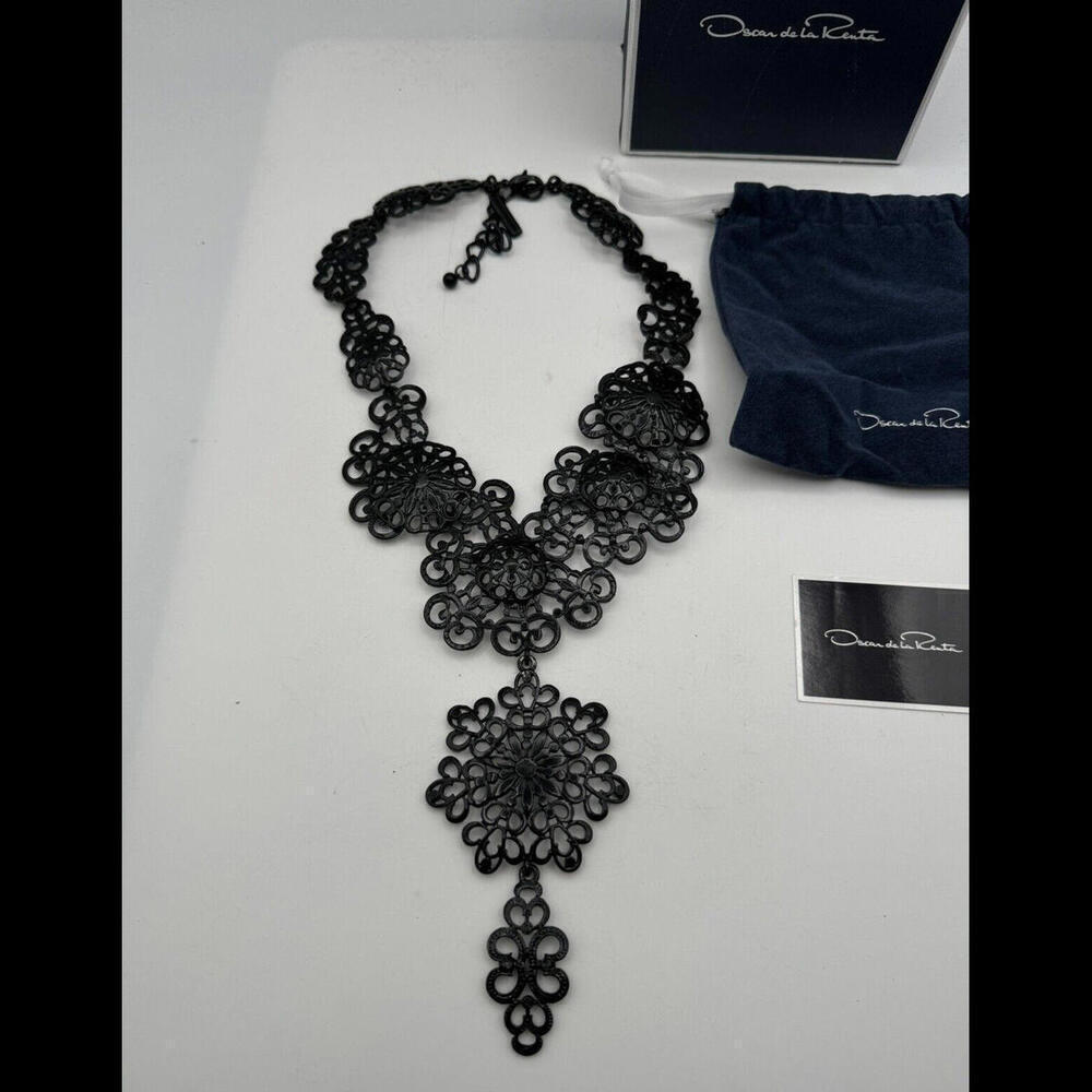 Oscar De La Renta Coated Filigree Necklace Black